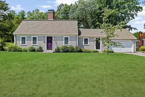 12 Forest Ln, Hingham, MA 02043