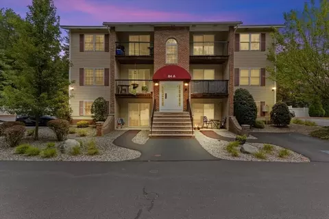84 Cocasset St #A6, Foxboro, MA 02035