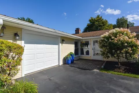 16 Rosslare Rd, Framingham, MA 01701