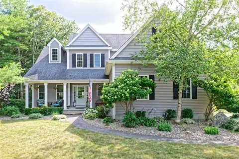 16 Tabor Rd, Uxbridge, MA 01569