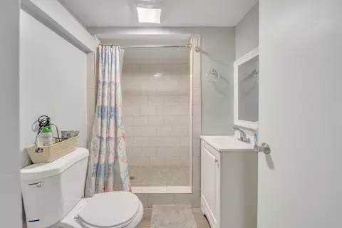 227 Chandler St, Worcester, MA 01609 photo 3