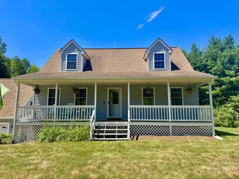 213 Cedar St, Sturbridge, MA 01518