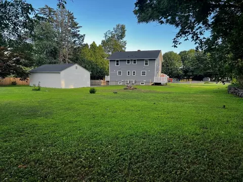 9 Homestead Ave, Auburn, MA 01501
