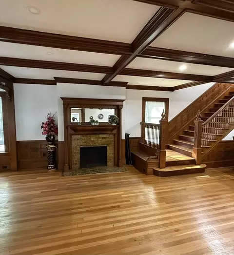 203 W Elm St, Brockton, MA 02301