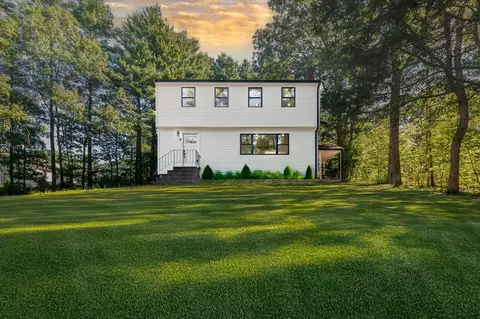 8 Ferndale Ave, Norfolk, MA 02056