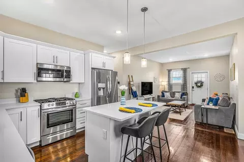1 Conn St #1, Woburn, MA 01801