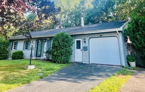 64 Denham Ave, Somerset, MA 02726