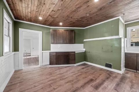 21 Locust St, Danvers, MA 01923 photo 9