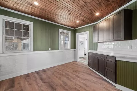 21 Locust St, Danvers, MA 01923 photo 8