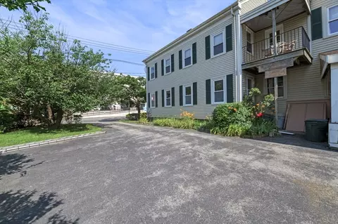 21 Locust St, Danvers, MA 01923 photo 3