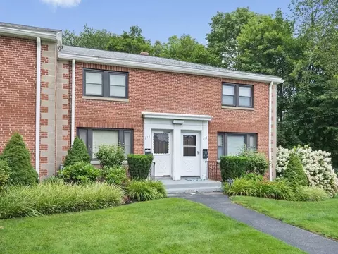 214 Church St #214, Waltham, MA 02452