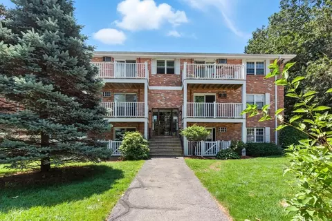 10 Karen Cir #2, Billerica, MA 01821
