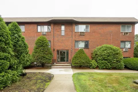 28 Faxon St #10, Stoughton, MA 02072
