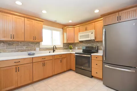 Kitchen - 41 Maple Ave, Avon, MA 02322 photo 1 of 3