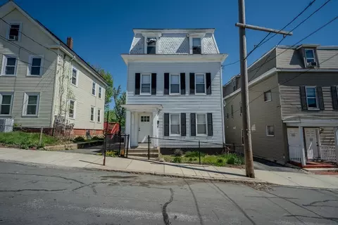 13 12 Grove St, Haverhill, MA 01832