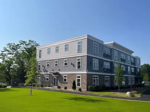 7 Cross St #106, Wilmington, MA 01887