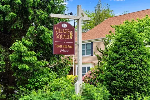 39 Tower Hill Rd #1C, Osterville, MA 02655