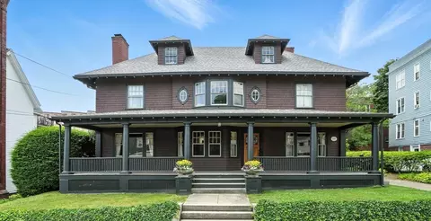 17 Wave St, Lynn, MA 01902