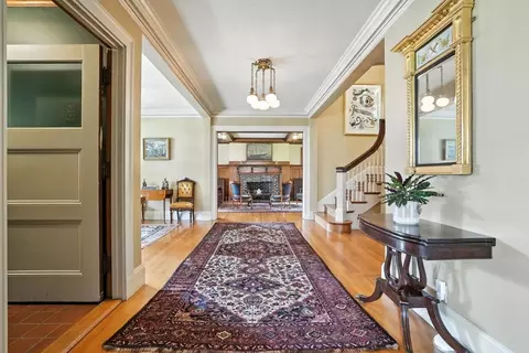 17 Wave St, Lynn, MA 01902 photo 2