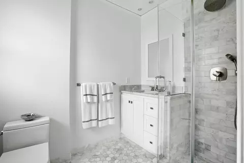 17 Wave St, Lynn, MA 01902 photo 21