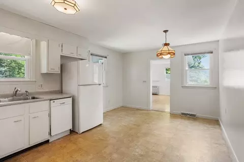 22 Harlem St, Dracut, MA 01826 photo 5