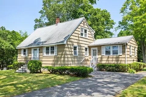 22 Harlem St, Dracut, MA 01826