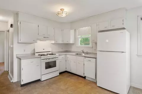 22 Harlem St, Dracut, MA 01826 photo 3
