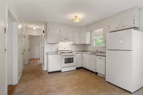 22 Harlem St, Dracut, MA 01826 photo 4