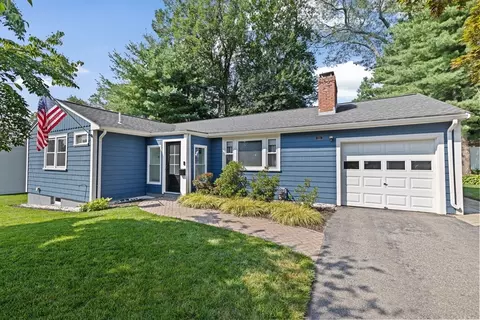 122 Lockland Ave, Framingham, MA 01701