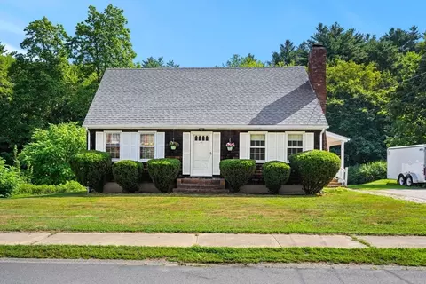 41 Madison St, Amesbury, MA 01913