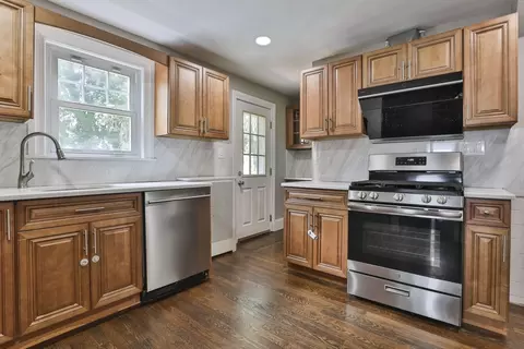 67 Howe St, Milton, MA 02186 photo 9