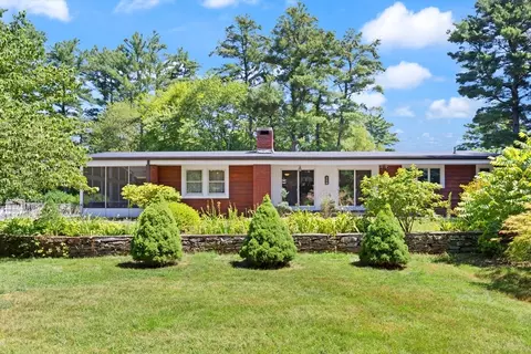 2 Fernandes Cir, Norton, MA 02766