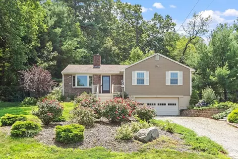 64 Carolyn Cir, Marshfield, MA 02050