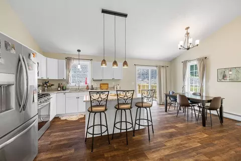 722 Cottage St, Athol, MA 01331 photo 2
