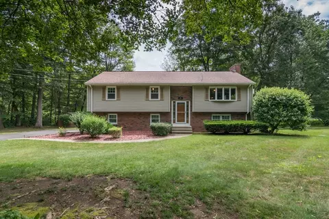 1 Maplewood Dr, Wilbraham, MA 01095