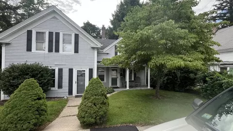18 Oak St, Franklin, MA 02038