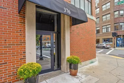 376 Commercial St #4D, Boston, MA 02109