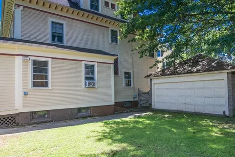 128 Maplewood Ter, Springfield, MA 01108 photo 35