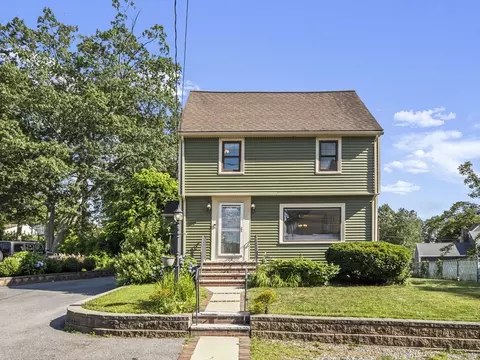 20 Curtis St, Wakefield, MA 01880