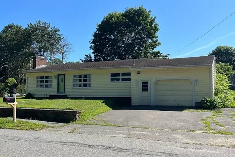 117 Wethersfield St, Rowley, MA 01969