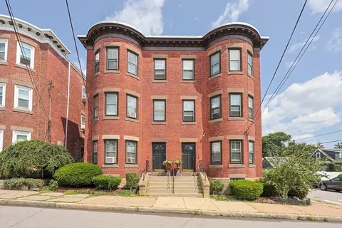 94 Lincoln St #2, Winthrop, MA 02152