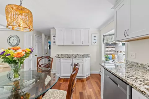 450 Skunknet Rd, Centerville, MA 02632 photo 4