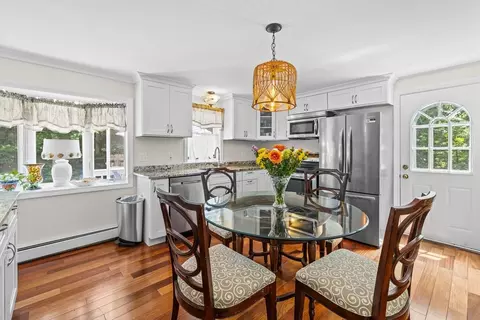 450 Skunknet Rd, Centerville, MA 02632 photo 2