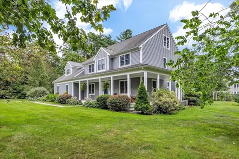 4 Main Sail Dr, Forestdale, MA 02644