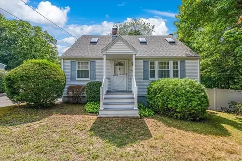 47 Washington Cir, Holbrook, MA 02343