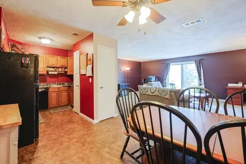 30 Thayer Pond Dr #5, Oxford, MA 01537