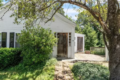 24 Water St, Ashburnham, MA 01430
