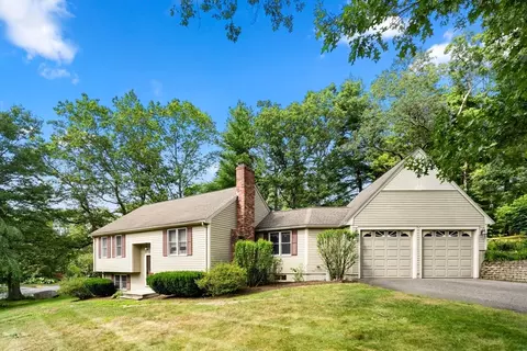 114 Woodside Rd, Franklin, MA 02038