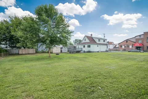 14 Norman St, Chicopee, MA 01013 photo 23