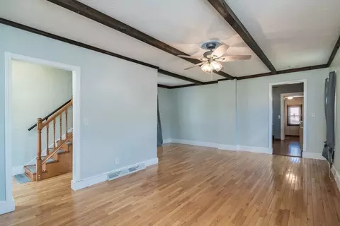14 Norman St, Chicopee, MA 01013 photo 4
